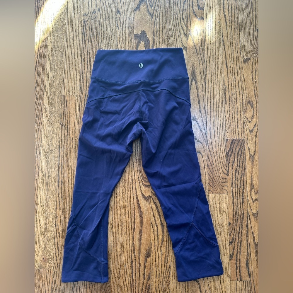 Lululemon In Movement Crop Leggings - Size 4 (Purple) - Picture 3 of 6